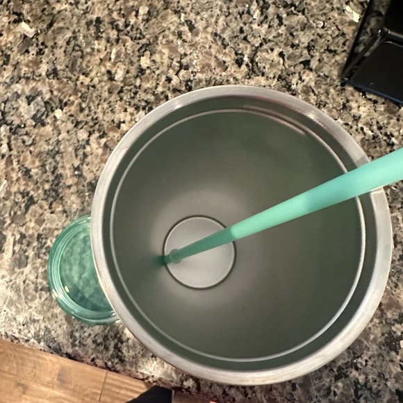 Green Starbucks cup - Picture 2 of 3